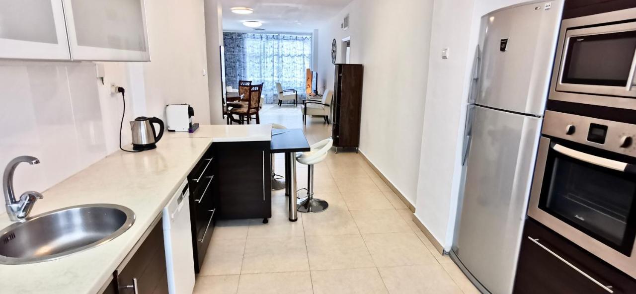 Large Apartment With Sea View Bat Yam Exterior foto