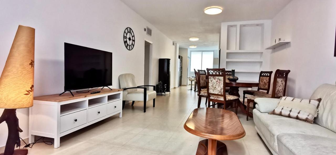 Large Apartment With Sea View Bat Yam Exterior foto